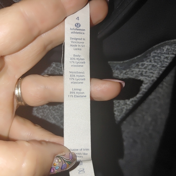 Lululemon Athletica Black and Gray Leggings, New Condition Size 4 - Picture 6 of 6